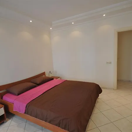 Euro Apartment *